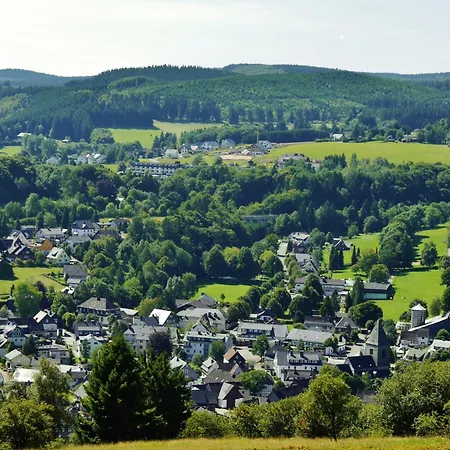 Semesterbostad Diemelquelle - Mit Eingezaeuntem Garten *
