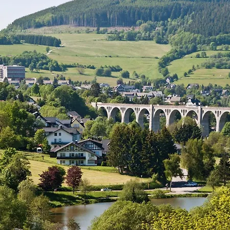 Semesterbostad Diemelquelle - Mit Eingezaeuntem Garten *
