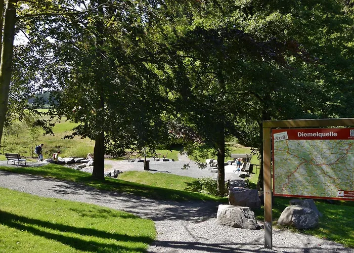 Diemelquelle - Mit Eingezaeuntem Garten